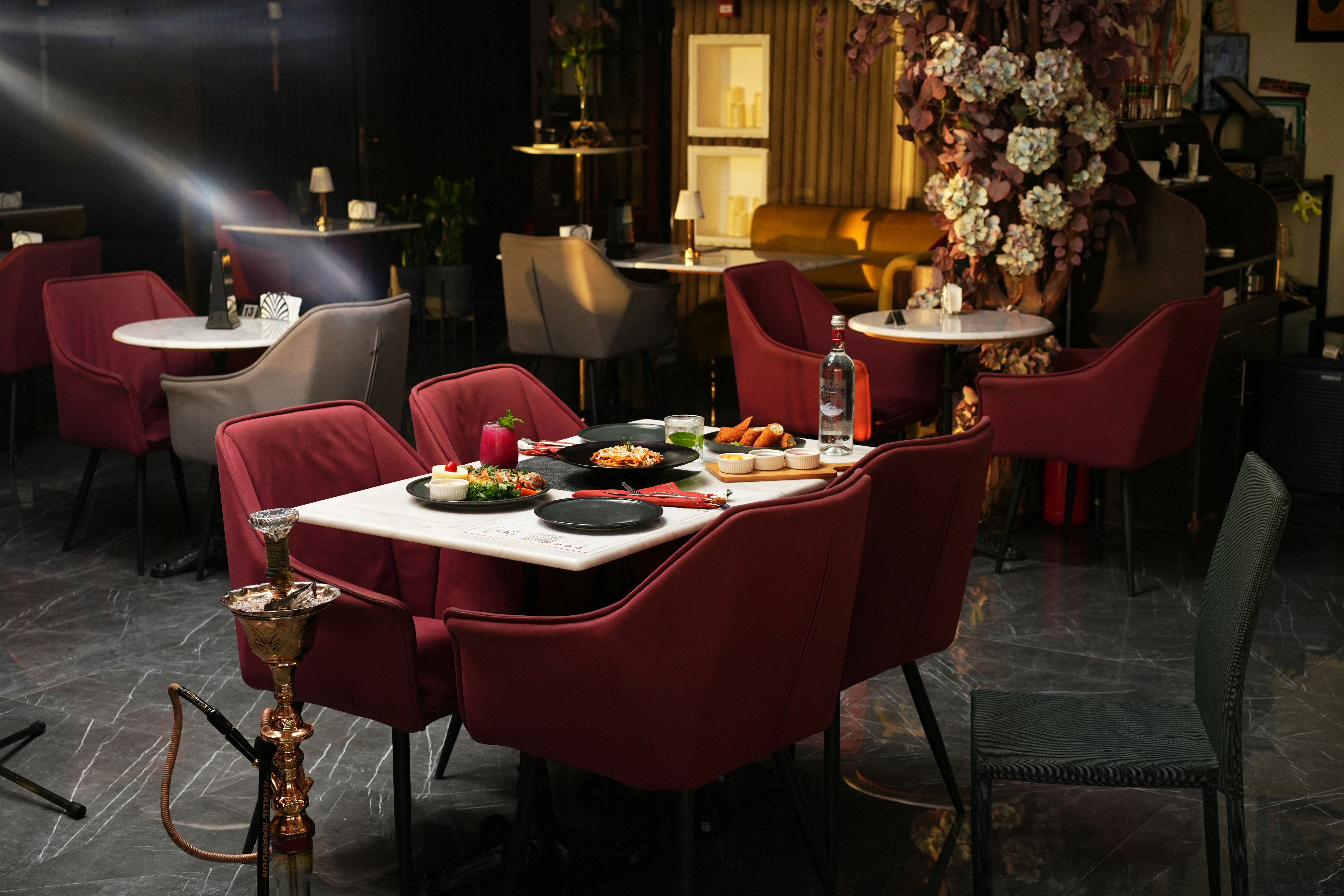 Restaurant installation