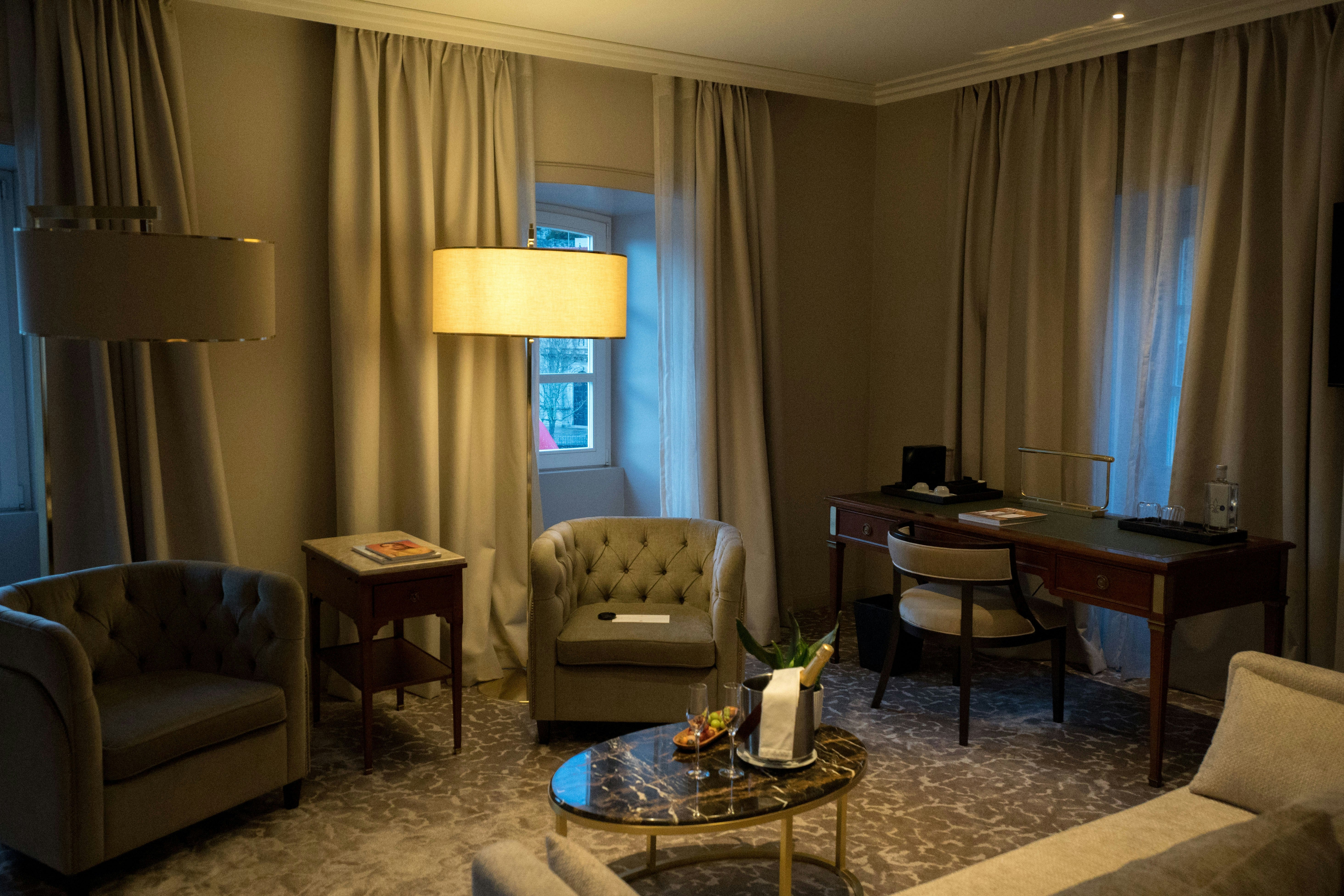 Twin room installation