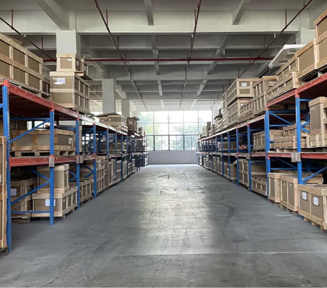 Export furniture packaging and shipment preparation